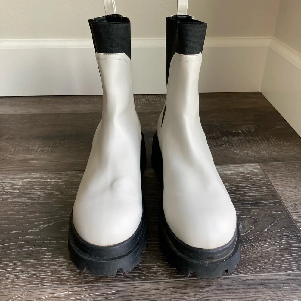 Dolce Vita Brody Chunky Chelsea Boot Size 10
